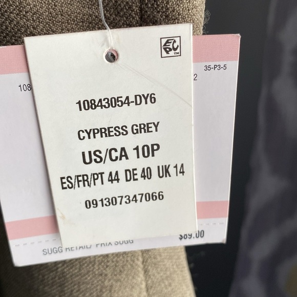 Dress - Picture 5 of 5